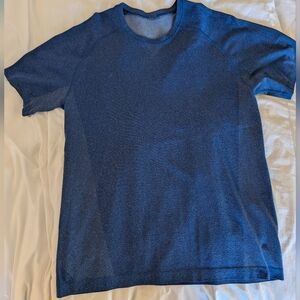 Lululemon - Mens Size Medium - Like New - Dark Blue